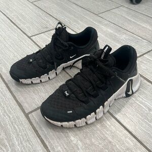 Women’s Nike Metcon Shoes